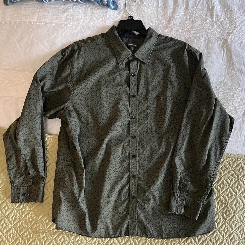 Van Heusen Men’s 2XLT Button Up Shirt